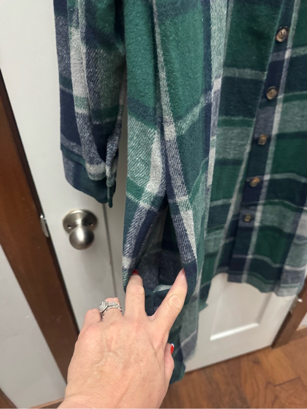 Long Plaid Button-Up Shirt Jacket in Green and Navy - Picture 3 of 4